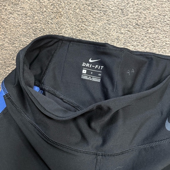 Nike Women's Power Black / Blue Running Crop Leggings Size S - Picture 4 of 4